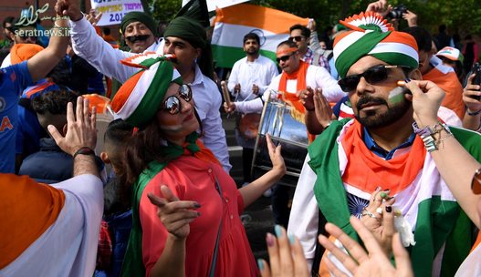 طرفداران کریکت هند پیش از بازی این تیم مقابل پاکستان در بیرمنگام انگلیس