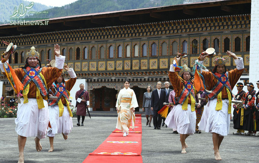 شاهزاده خانم ماکو  نوه امپراتور آکیهیتو ژاپن با پوشش کیمونوی سنتی در یک صومعه بودایی 