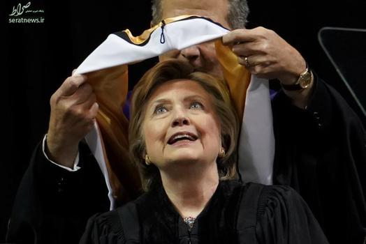 اعطای دکترای افتخاری به هیلاری کلینتون وزیر سابق امور خارجه و نامزد شکست خورده انتخابات ریاست جمهوری آمریکا از دانشگاه نیویورک
