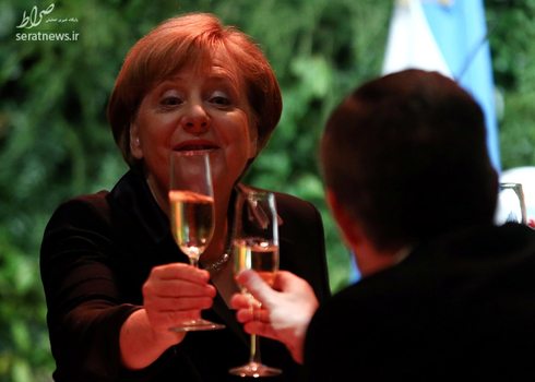 مشروب خوری آنگلا مرکل صدراعظم آلمان در بوینس آیرس آرژانتین