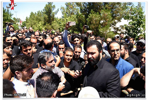 مداحی حاج مهدی اکبری در مراسم تشییع پیکر کربلایی عباس شاهی 