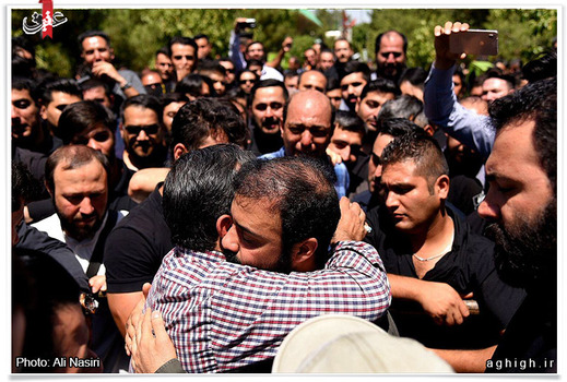 حاج جواد حیدری و حاج عبدالرضا هلالی در مراسم تشییع پیکر کربلایی عباس شاهی 