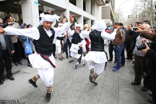 تصاویر | مراسم نوروزخوانی مقابل شورای شهر تهران