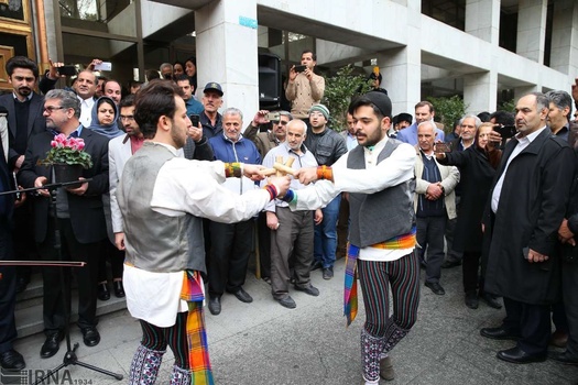 تصاویر | مراسم نوروزخوانی مقابل شورای شهر تهران