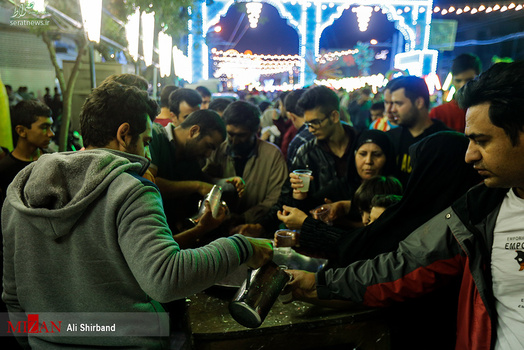 خیابان های تهران در شب میلاد امام زمان‌(عج)