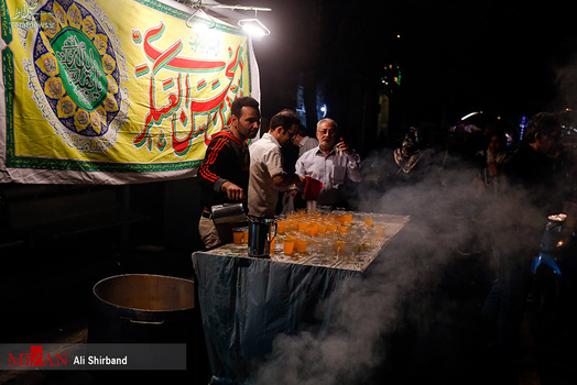 خیابان های تهران در شب میلاد امام زمان‌(عج)