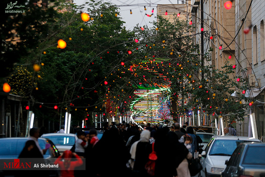 خیابان های تهران در شب میلاد امام زمان‌(عج)