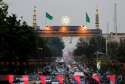 خیابان های تهران در شب میلاد امام زمان‌(عج)