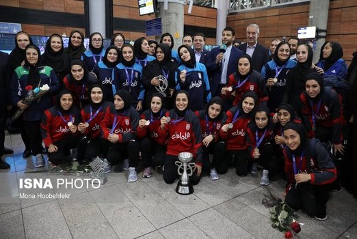 بازگشت دختران فوتسالیست ایران به کشور