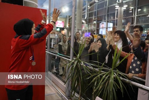 بازگشت دختران فوتسالیست ایران به کشور