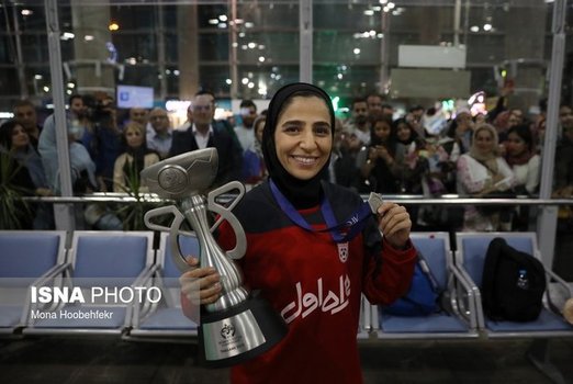 بازگشت دختران فوتسالیست ایران به کشور