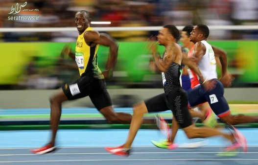 لحظه‌ای که «یوسین بولت» دونده جامائیکایی در رقابت دو صد متر
نیمه نهایی المپیک ریو
به رقیب کانادایی خود نگاه می‌کند (آگوست ۲۰۱۶) 
