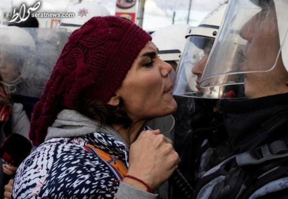 تظاهرات اعتراضی فعالان حقوق حیوانات علیه طرح جمع آوری خشونت بار سگ های ولگرد در شهر استانبول ترکیه/ رویترز 