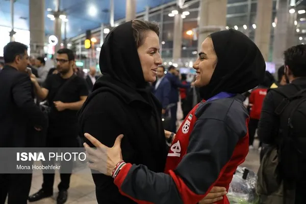 بازگشت دختران فوتسالیست ایران به کشور
