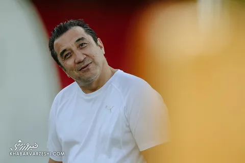 استوری طعنه‌آمیز خداداد عزیزی در فرودگاه پیش از بازی آسیایی تراکتور +عکس