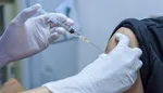 تاکید وزیر بهداشت بر ضرورت تسریع در روند صدور مجوز واکسن‌های داخلی