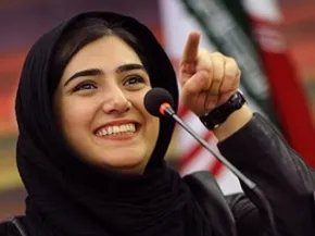عکس/ باران‌ کوثری با پای‌ شکسته