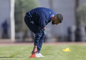 عکس/ فرهاد مجیدی مصدوم شد!