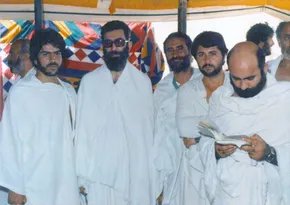 عکس/نصب بنر پیام رهبری به حجاج دربغداد