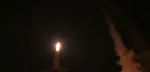 تصاویر| دلجویی محمد مخبر از فرزند سردار حاجی زاده