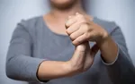 چرا دست‌هایم بی‌حس می‌شوند؟