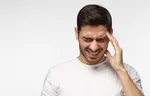 چرا در طول شب چندین بار از خواب می‌پرید؟