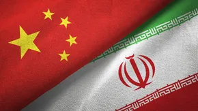 فیلم | بررسی جنگنده جی-10 نیروی هوایی چین توسط فرمانده نیروی هوایی ارتش ایران در نمایشگاه هوایی چین