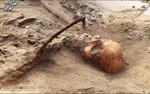 عکس / کشف گور دسته جمعی با بیش از ۴۵۰ جسد در شهر 