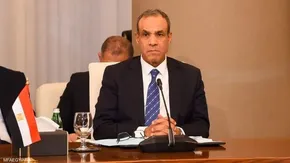 تصاویر بدون لبخند از عراقچی در قاهره