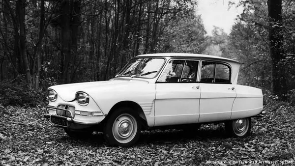 Citroen Ami

سیتروئن امی خودرویی است که بین سال‌های ۱۹۶۱ تا ۱۹۷۸ در فرانسه تولید شده است.