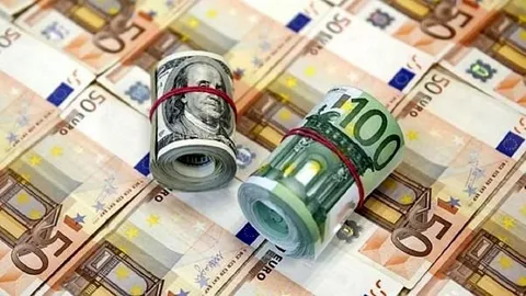 قیمت دلار و قیمت یورو امروز جمعه ۷ آذر ۱۴۰۴