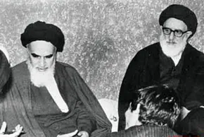 فیلم/ برخورد نیروی انتظامی با معترضین به شرایط حجاب مقابل نهاد ریاست جمهوری
