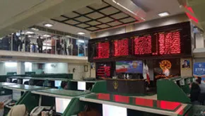عکس/ تجمع اعتراضی سهامداران مقابل مجلس