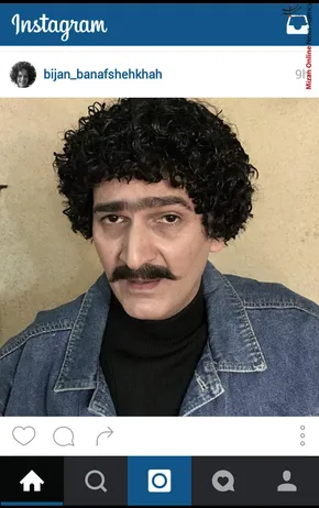 عکس/ ۲۲ نفر در یک باجه تلفن!