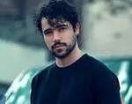 شروین حاجی‌پور هم بازی پریناز ایزدیار شد