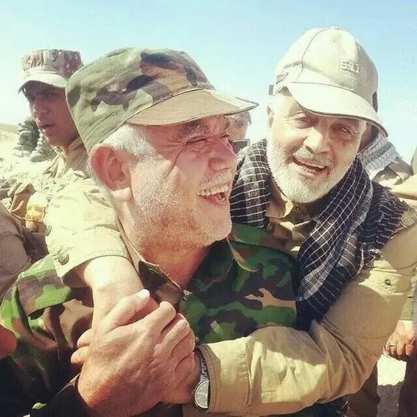 حاج قاسم سلیمانی درکنار 