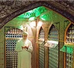 غبارروبی مضجع مطهر حضرت امام رضا (علیه‌السلام) با حضور رهبر انقلاب