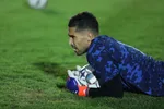 دروازه‌بان استقلال بر سر دو راهی بزرگ قرار گرفت!