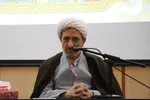 ما باید در مقابل دشمن و بدخواه و توطئه‌گر و تهمت‌زن با قاطعیت عمل کنیم اما در مقابلِ مردم باید با تواضع و دلسوزی و محبت وارد شد و با آنان تفاهم کرد
