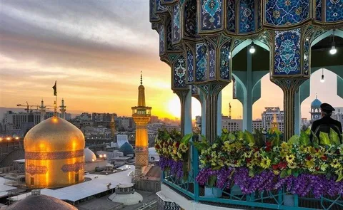 فیلم| ورود پیکر ۴ شهید حملات رژیم صهیونیستی به حرم رضوی