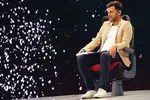 کدام بازیگر کدام برنامه غیرمرتبط را اجرا می‌کند؟