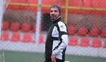 قلعه‌نویی با سپاهان تمدید کرد
