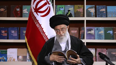 کتاب‌های پیشنهادی رهبر شهید به ما