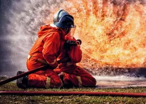تصاویر | آتش سوزی انبار کفش
