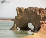 عکس/ رد رنگین‌کمان بر قله‌ی پوشیده‌ از ابرِ دماوند