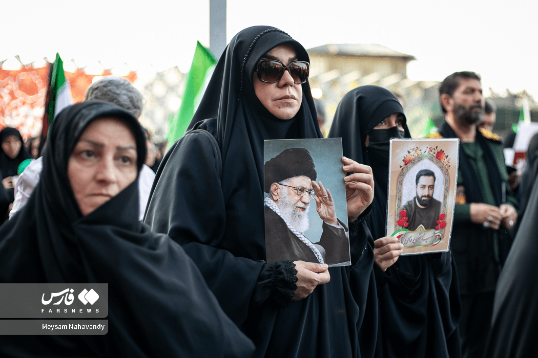 تصاویر| پیادهروی جاماندگان اربعین حسینی (ع) در تهران تصاویر| پیادهروی جاماندگان اربعین حسینی (ع) در تهران