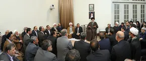 تصویر قدیمی از روحانی و رهبر انقلاب بر عرشه ناو