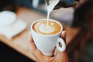 قهوه‌خورها چربی کمتر، عضله بیشتر و تفاوت‌های هورمونی شگفت‌انگیزی دارند!
