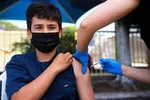 فوتبالیست‌های ایرانی برای واکسن ایرانی کرونا گل کاشتند!