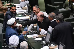 عکس/مرحوم حجت‌الاسلام حائری در کنار رهبرانقلاب